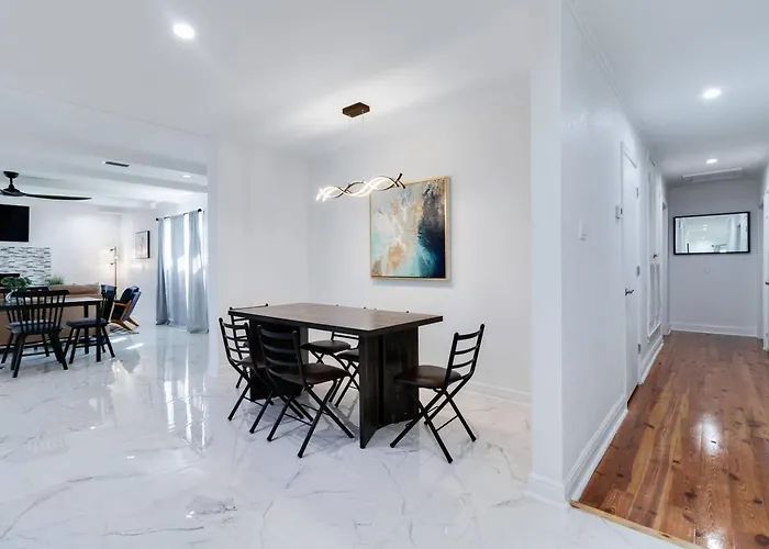 Hébergement de vacances Midtown Haus: Game Rm + Fire Pit Lafayette