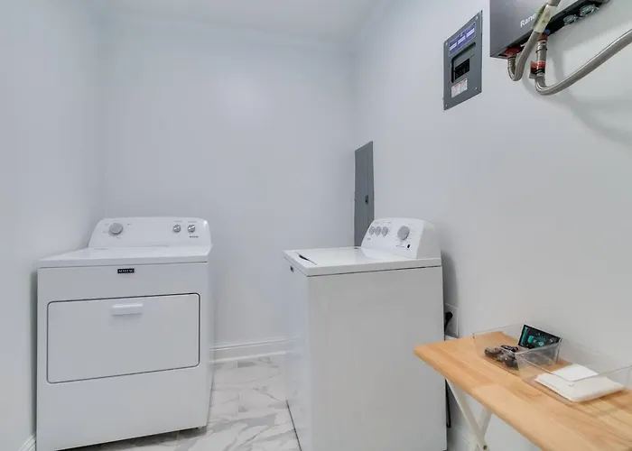 Midtown Haus: Game Rm + Fire Pit *